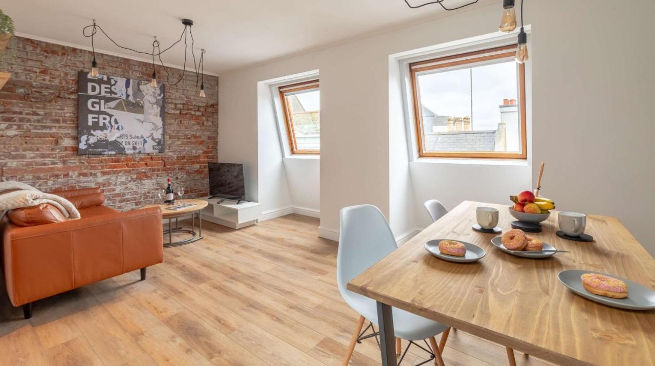 One Bed Top Floor, Brand New, Central Old Town Hastings Zewnętrze zdjęcie